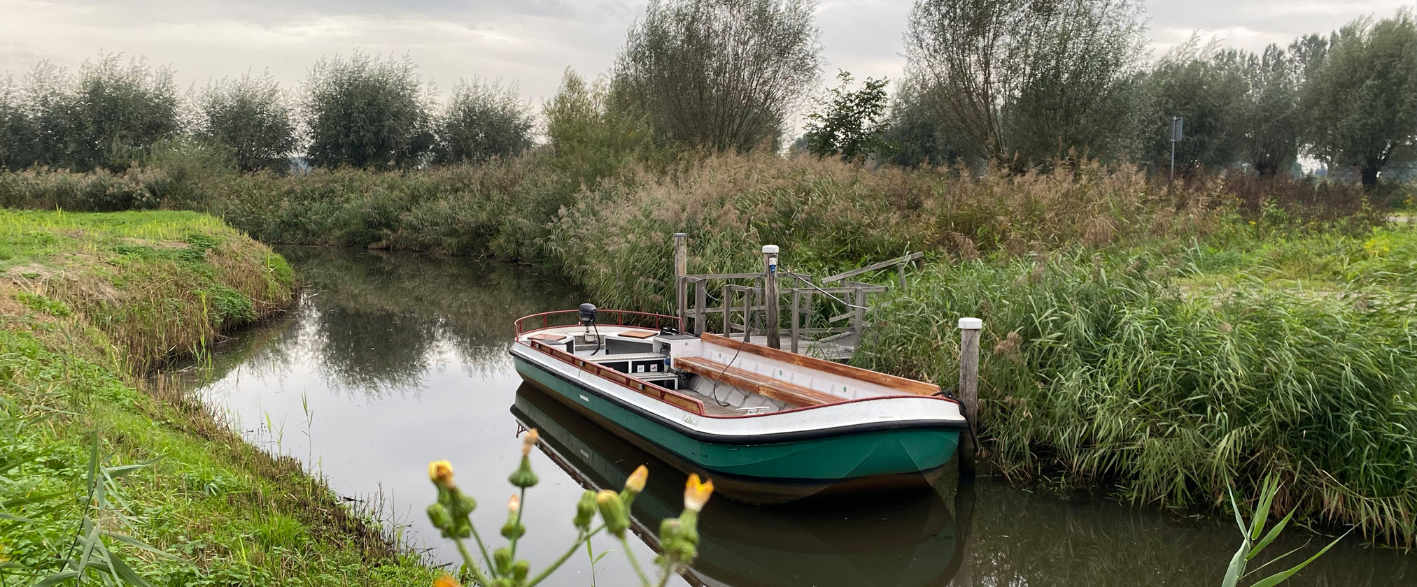 Fluisterboot gehuurde kano